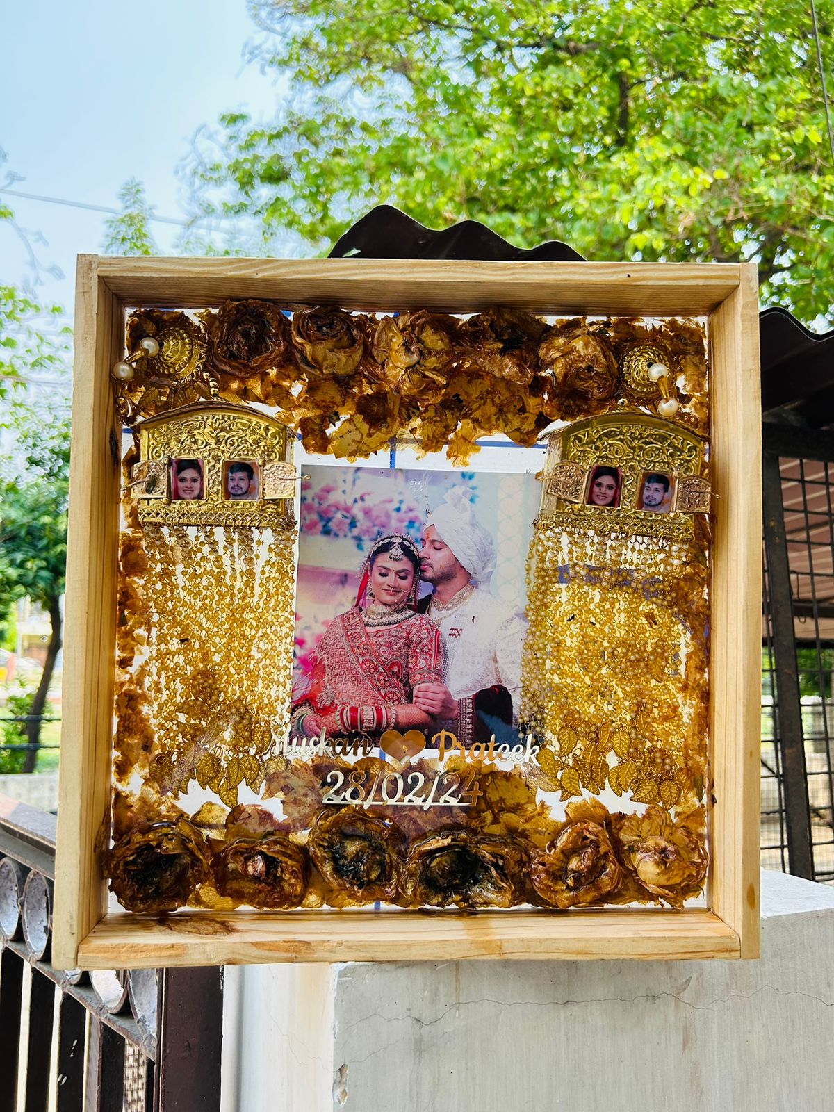 Varmala Preservation Wooden Frame-12