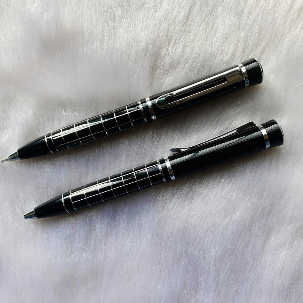 CHECKERED PEN