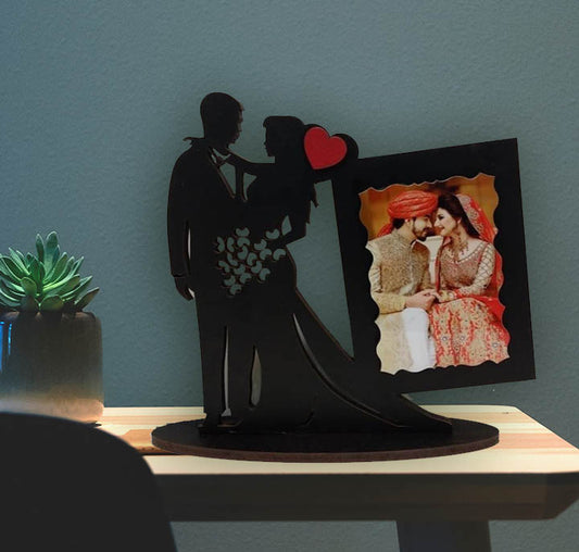 COUPLE STANDY