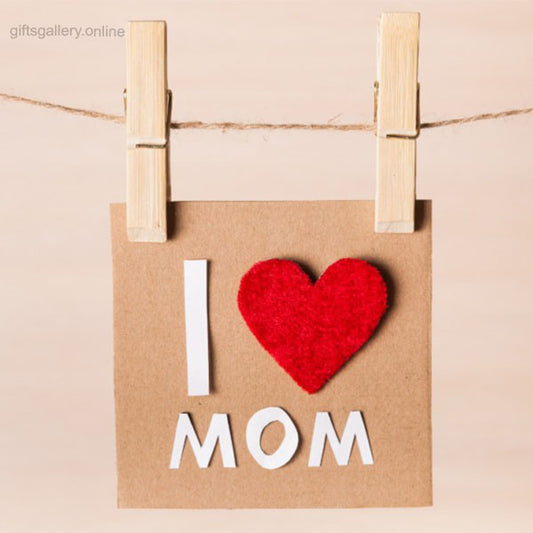 I LOVE MOM HANGING